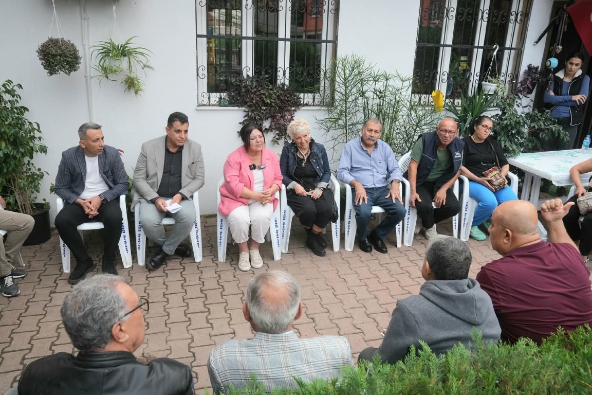 Başkan Vekili Akkan, Yenibaraj Mahallesi'nde Vatandaş ve Esnafla Buluştu

